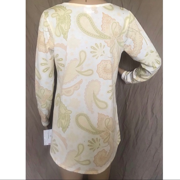 LuLaroe Long Sleeve Paisley Design Lynnae Shirt Size Small - Picture 14 of 15